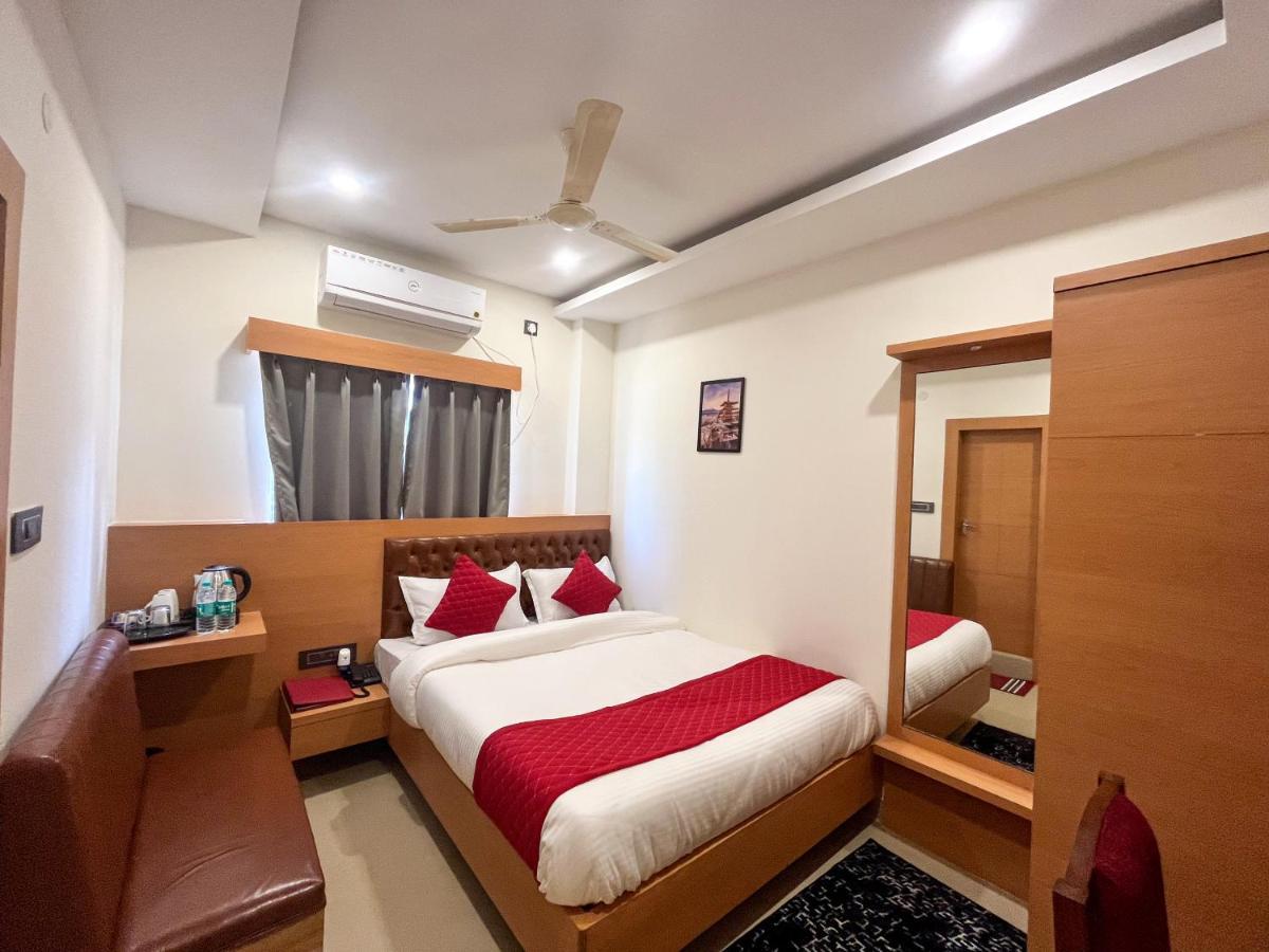Air Valley Inn Guwahati Buitenkant foto
