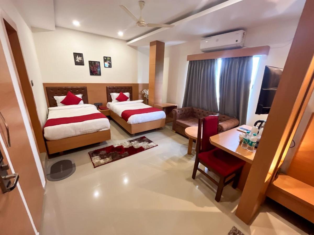 Air Valley Inn Guwahati Buitenkant foto