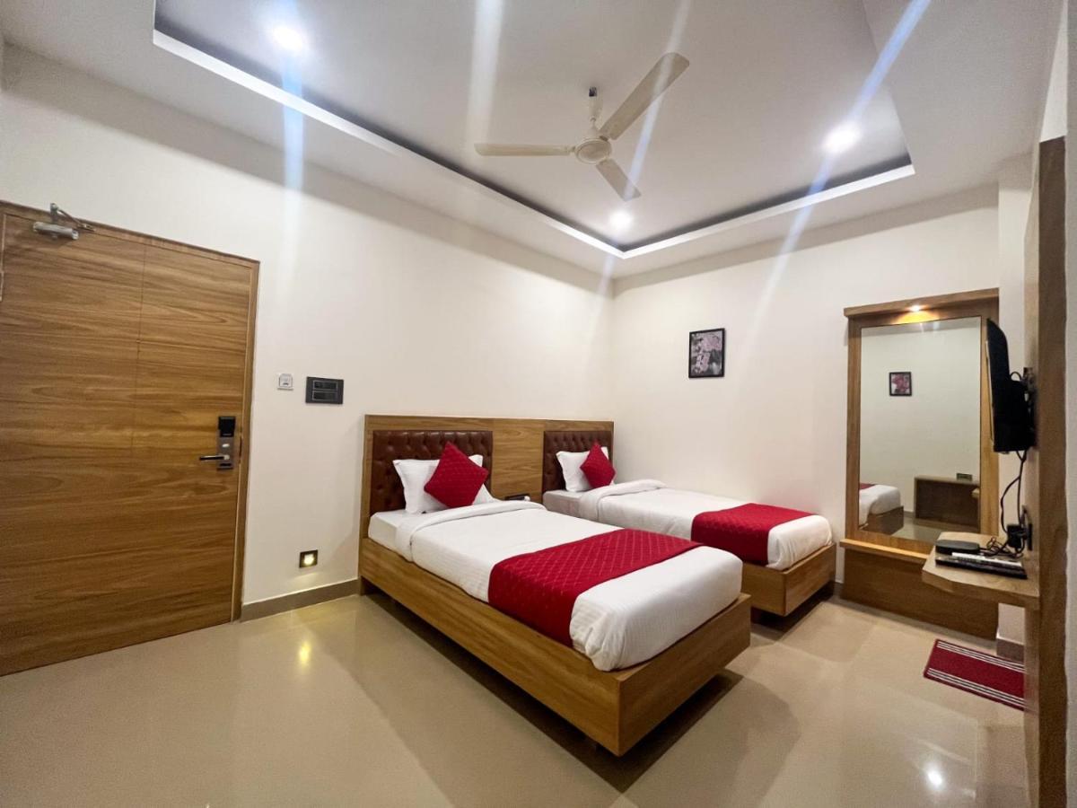 Air Valley Inn Guwahati Buitenkant foto