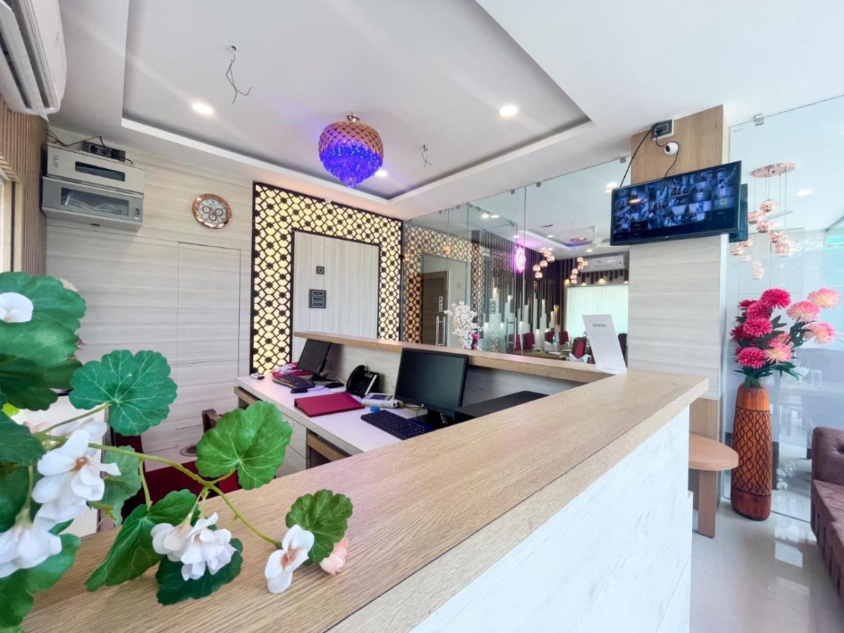Air Valley Inn Guwahati Buitenkant foto